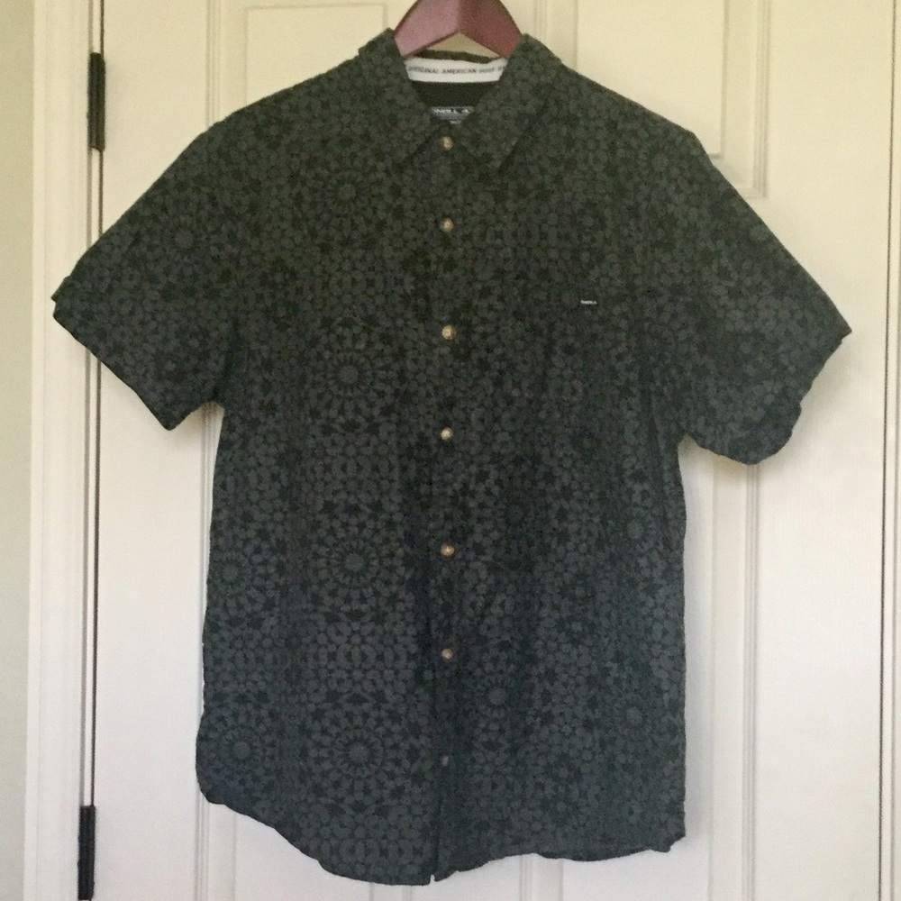 Like New O’Neill Geometric Print Button Down
